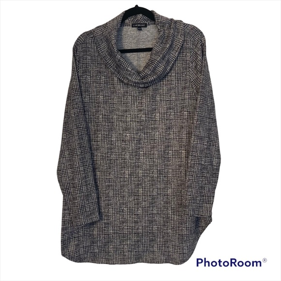 Lane Bryant Sweaters - Lane Bryant Scoop Neck Long Sleeve Sweater Long Size 18/20